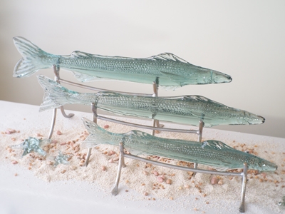 BG-394B_Flying fish on metal stand